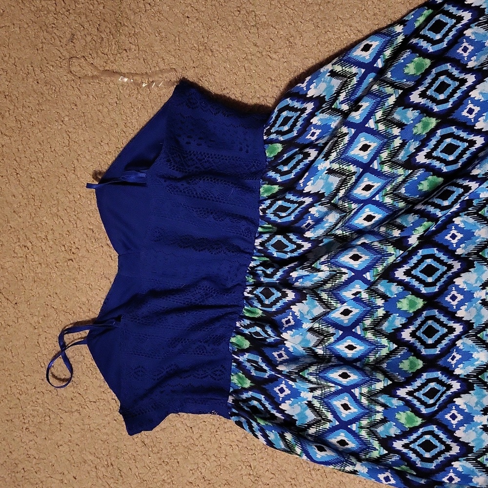 Dress - Picture 6 of 7